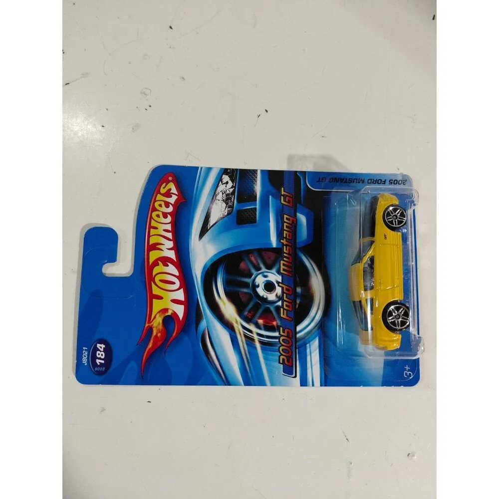 NIP Hot Wheels 2006 Main Line 1:64 Die Cast 2005 Ford Mustang GT Muscle Car